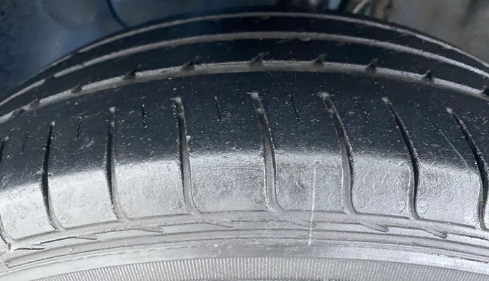 2017 Hyundai Elite i20 SPORTZ 1.2, Petrol, Manual, 36,366 km, Left Front Tyre Tread
