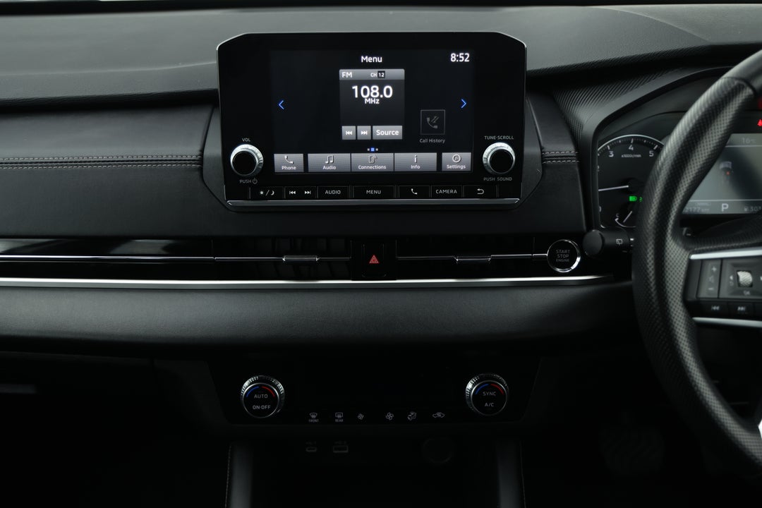 2024 Mitsubishi Outlander Es 7 Seat (2WD), Automatic, 52177 km, Center Console