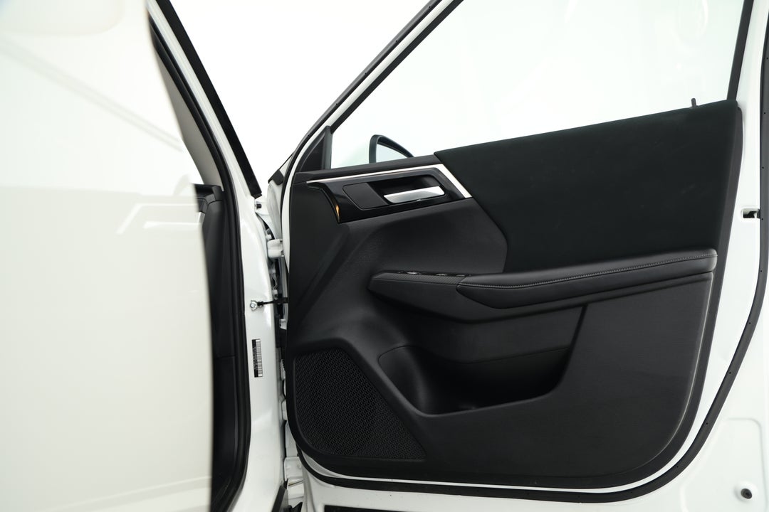 2024 Mitsubishi Outlander Es 7 Seat (2WD), Automatic, 52177 km, Speaker View