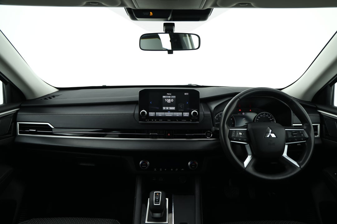 2024 Mitsubishi Outlander Es 7 Seat (2WD), Automatic, 52177 km, Dashboard View