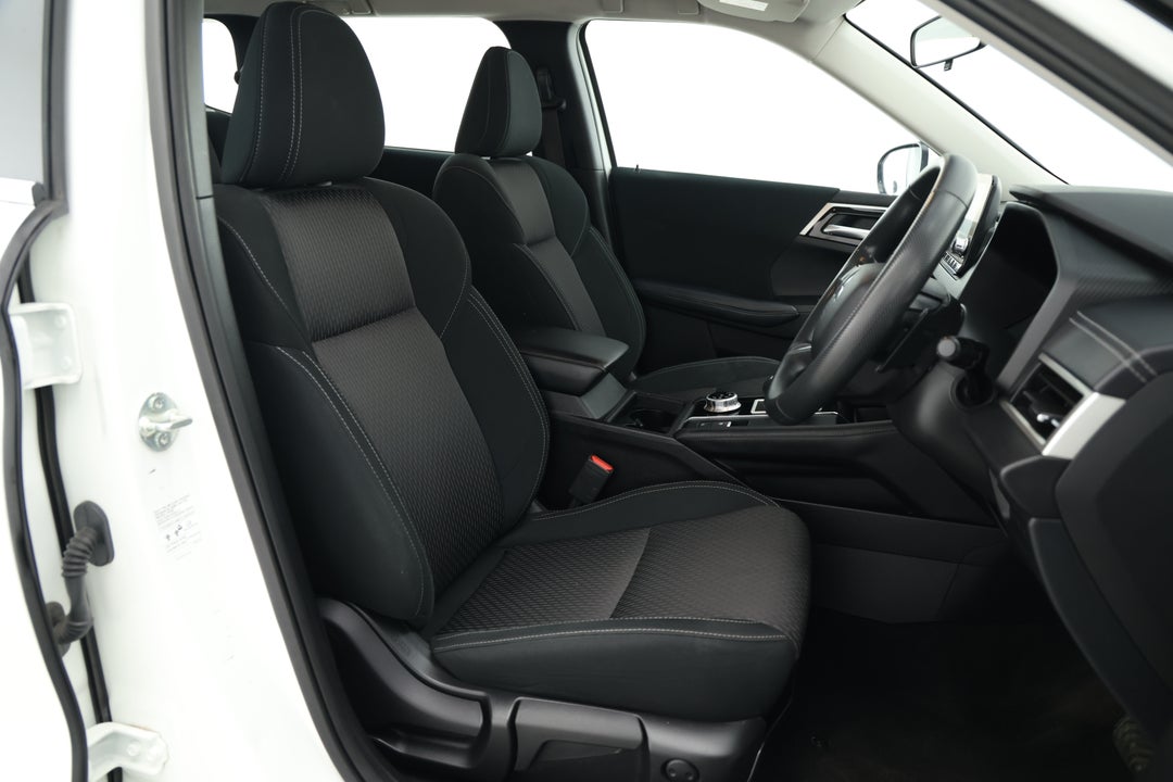 2024 Mitsubishi Outlander Es 7 Seat (2WD), Automatic, 52177 km, Right Side Front Door Cabin View