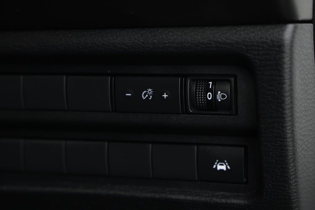 2024 Mitsubishi Outlander Es 7 Seat (2WD), Automatic, 52177 km, Utility Switches/Buttons