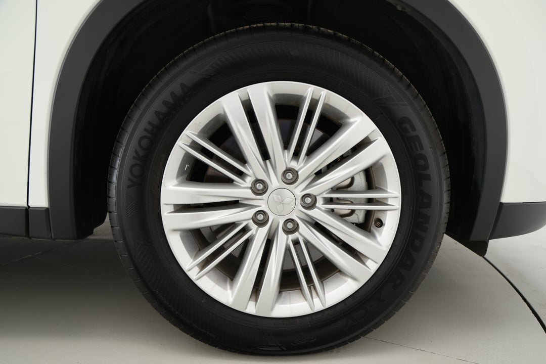 2024 Mitsubishi Outlander Es 7 Seat (2WD), Automatic, 52177 km, Right Front Wheel