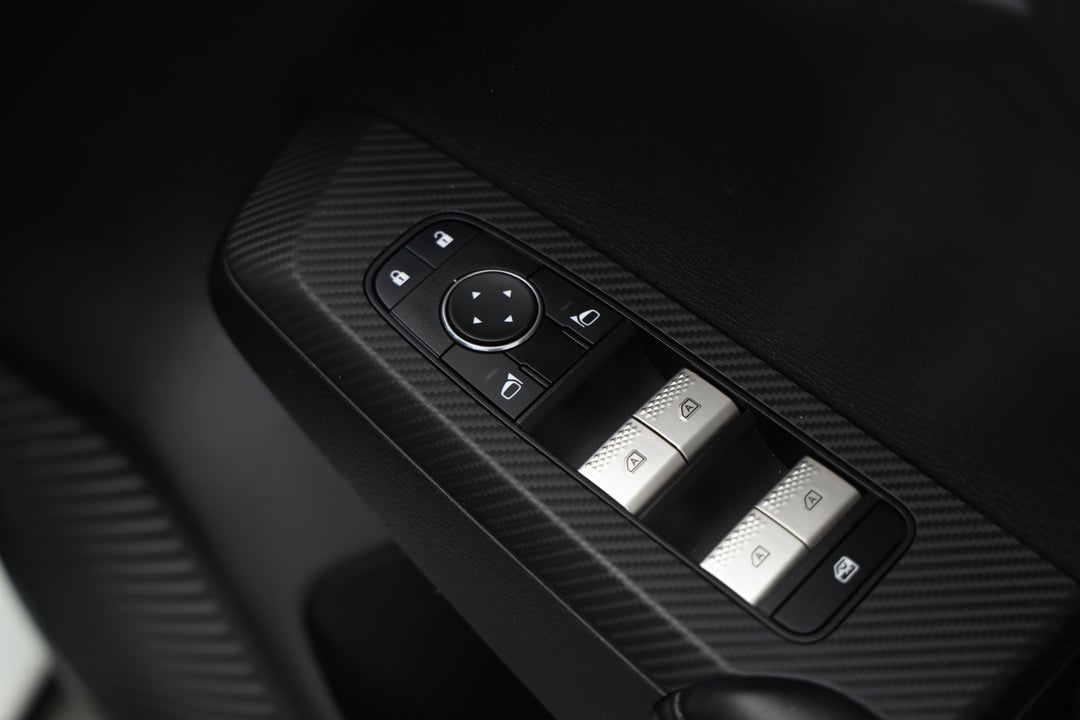 2024 Mitsubishi Outlander Es 7 Seat (2WD), Automatic, 52177 km, Drivers Side Door Panel Controls