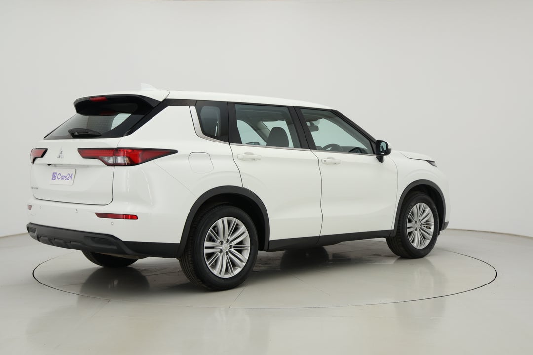 2024 Mitsubishi Outlander Es 7 Seat (2WD), Automatic, 52177 km, Right Back Diagonal (45- Degree) View