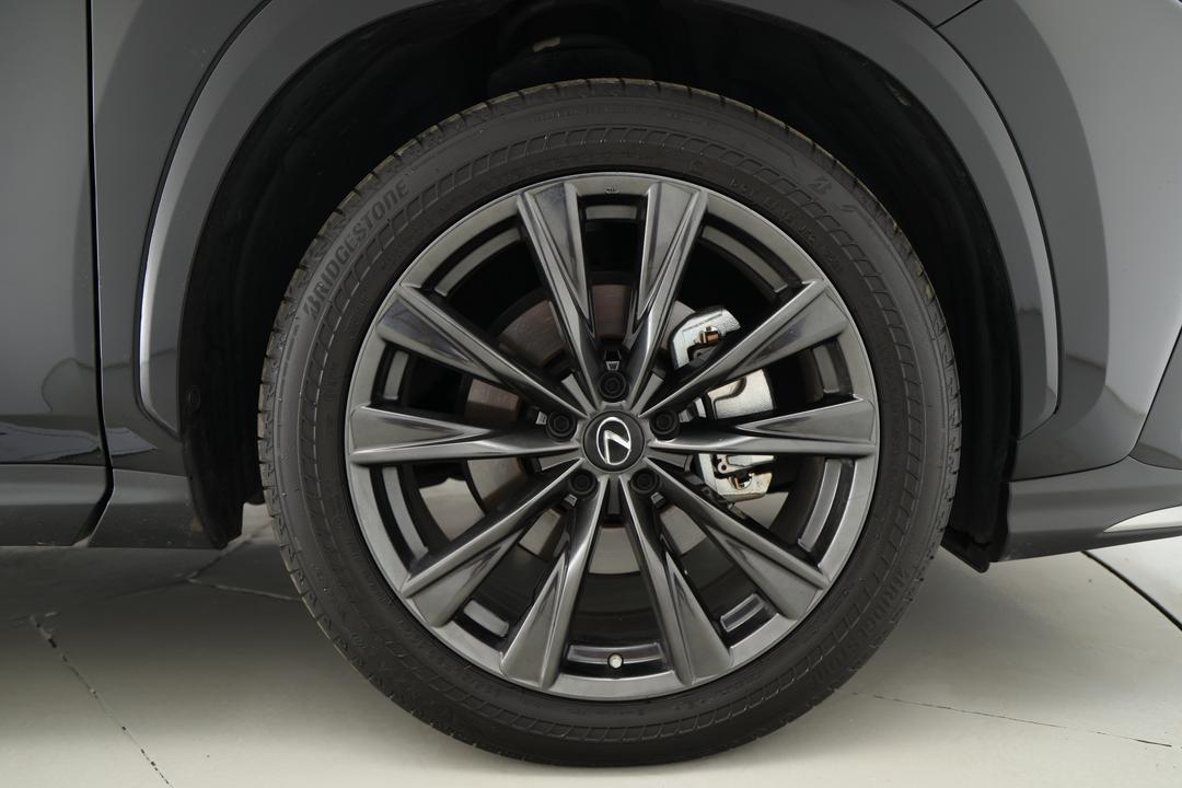 2022 Lexus Nx350h F Sport Hybrid 2WD, Automatic, 40388 km, Right Front Wheel