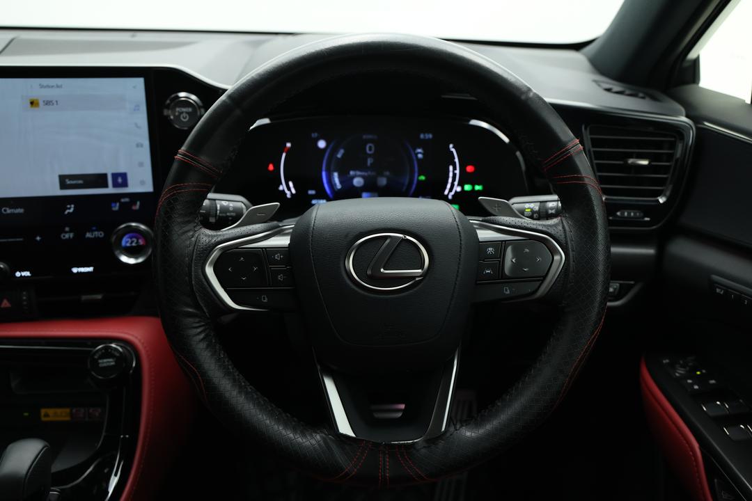 2022 Lexus Nx350h F Sport Hybrid 2WD, Automatic, 40388 km, Steering Wheel Close-up