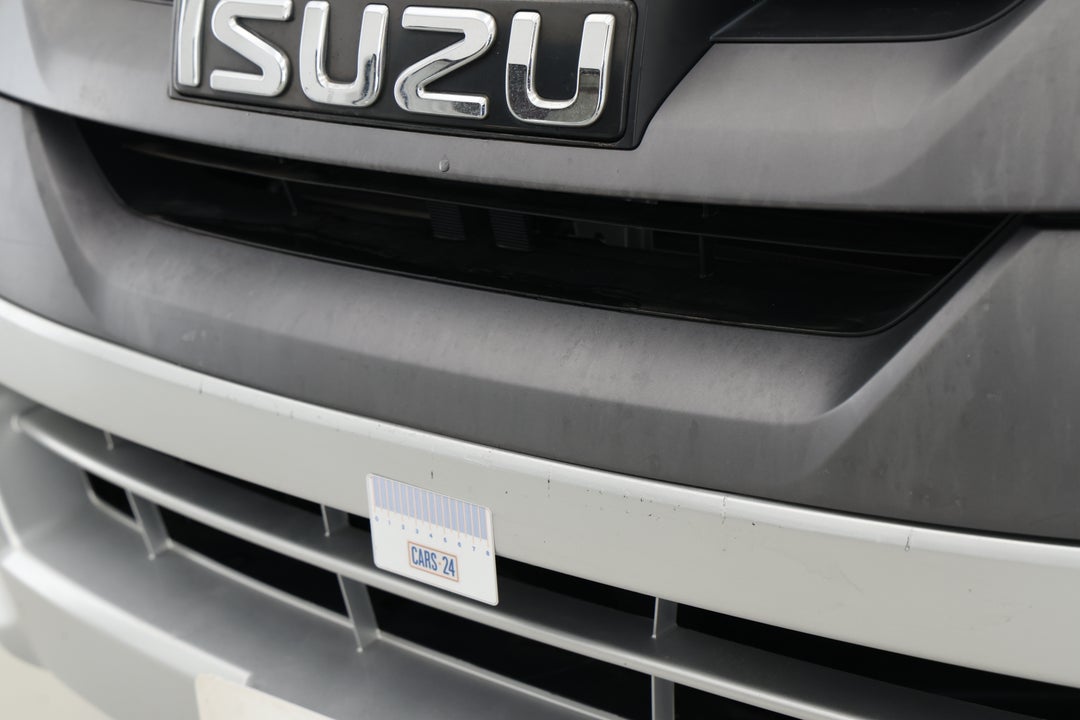 2018 Isuzu D-MAX Sx Hi-ride (4x2), Automatic, 89868 km, Bumper Front Scratch