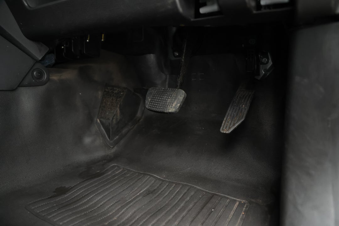 2018 Isuzu D-MAX Sx Hi-ride (4x2), Automatic, 89868 km, Pedals and Footmat