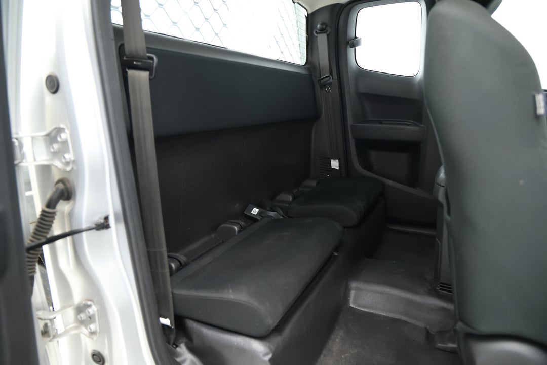 2018 Isuzu D-MAX Sx Hi-ride (4x2), Automatic, 89868 km, Right Side Rear Door Cabin View