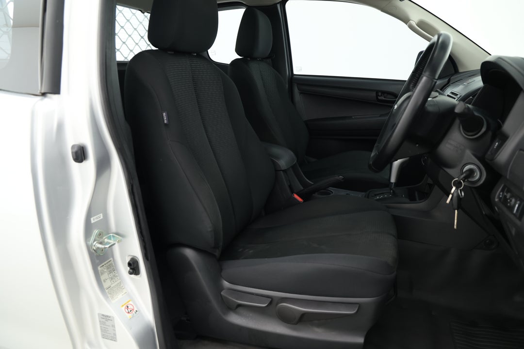2018 Isuzu D-MAX Sx Hi-ride (4x2), Automatic, 89868 km, Right Side Front Door Cabin View