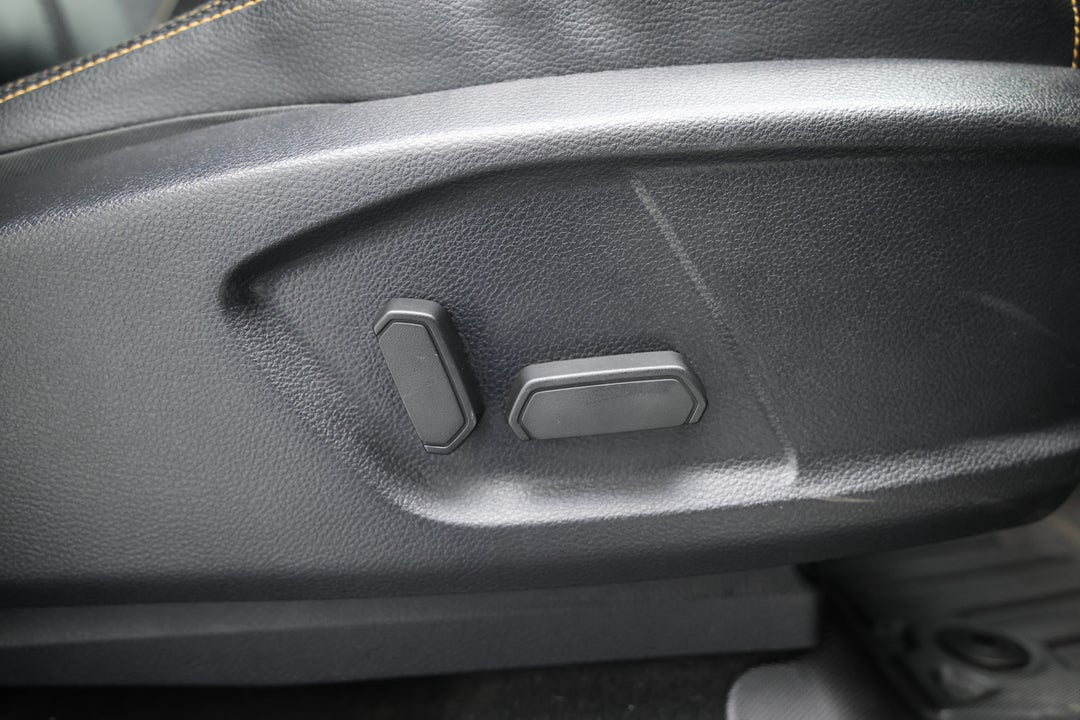 2019 Ford Ranger Wildtrak 2.0 (4x4), Automatic, 64245 km, Drivers Side Adjustment Panel