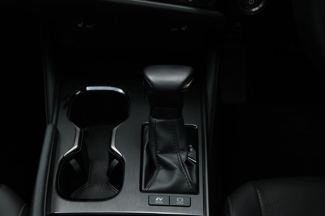 2023 Lexus Es300h Luxury (hybrid), Automatic, 42447 km, Gear Lever 