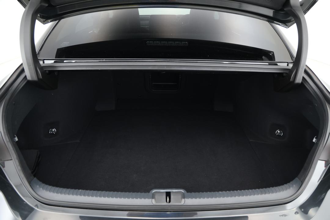 2023 Lexus Es300h Luxury (hybrid), Automatic, 42447 km, Boot Inside View