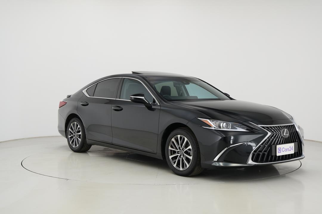 2023 Lexus Es300h Luxury (hybrid), Automatic, 42447 km, Right Front Diagonal (45- Degree) View