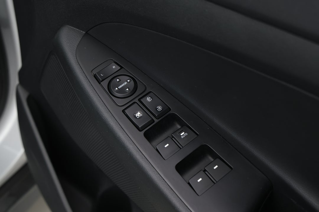 2020 Hyundai Tucson Active (2WD), Automatic, 55788 km, Drivers Side Door Panel Controls