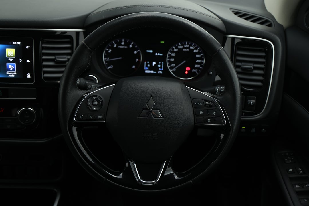2019 Mitsubishi Outlander Ls 7 Seat (2WD), Automatic, 53949 km, Steering Wheel Close-up