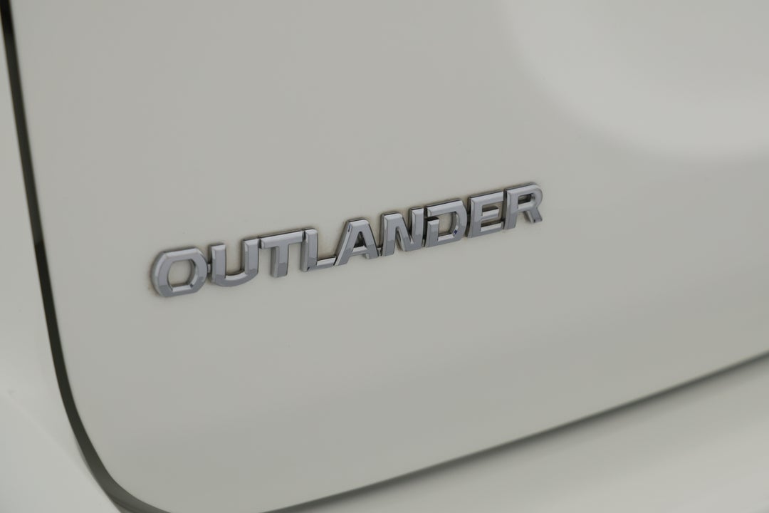 2019 Mitsubishi Outlander Ls 7 Seat (2WD), Automatic, 53949 km, Badge (Boot Left Side)