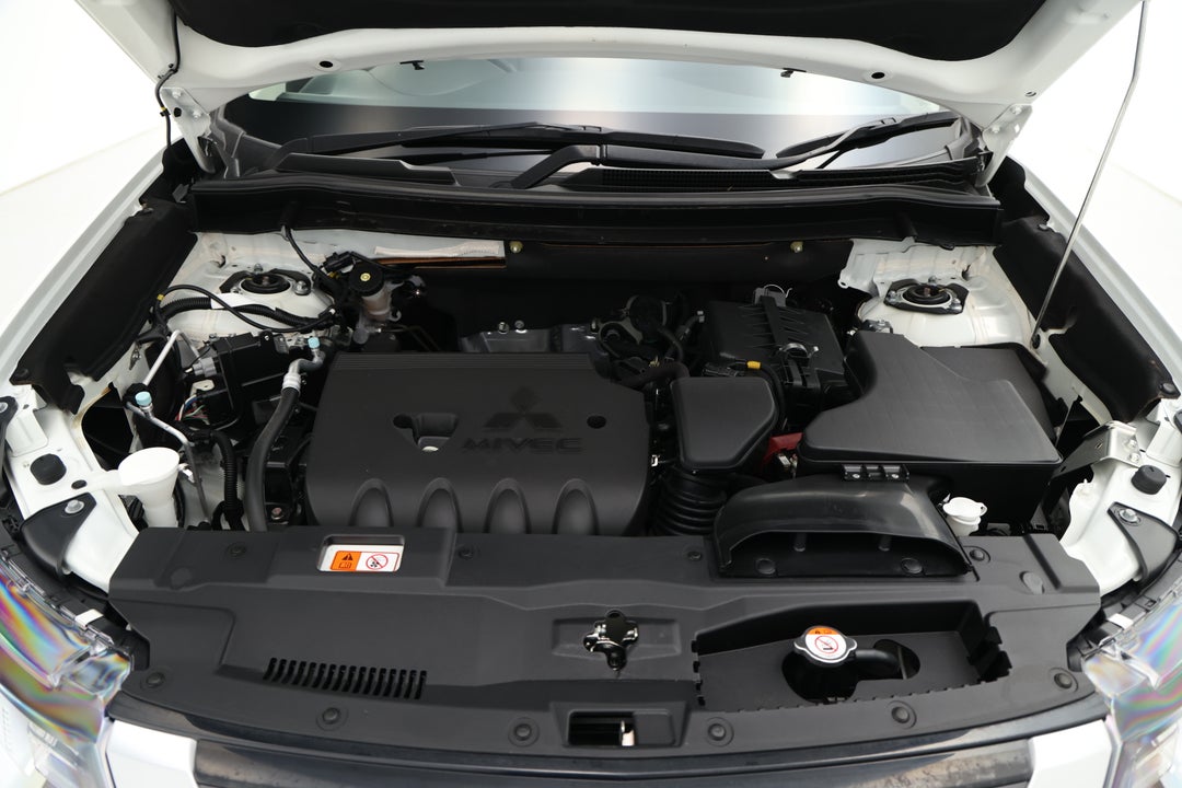 2019 Mitsubishi Outlander Ls 7 Seat (2WD), Automatic, 53949 km, Open Bonnet (Engine)