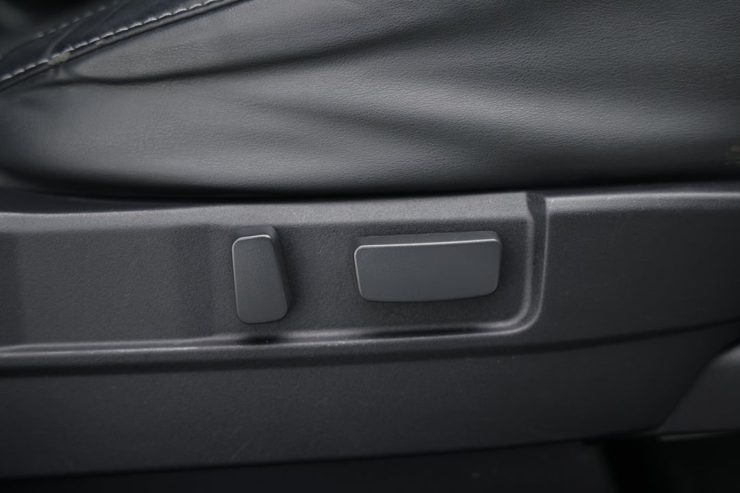 2019 Mitsubishi Outlander Ls 7 Seat (2WD), Automatic, 53949 km, Drivers Side Adjustment Panel