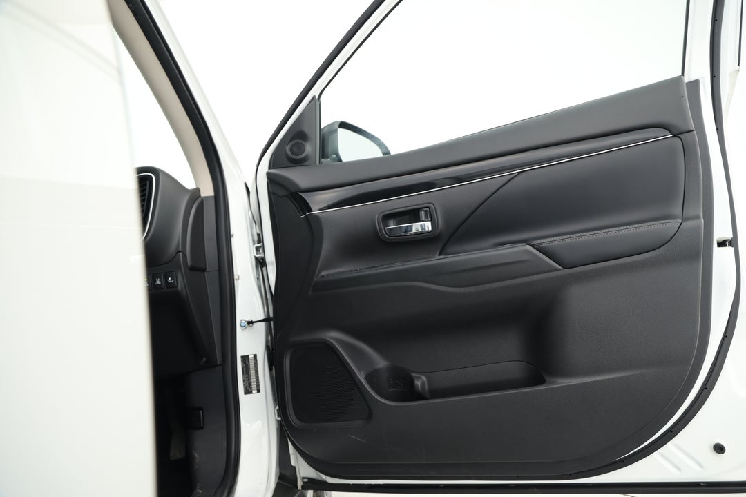 2019 Mitsubishi Outlander Ls 7 Seat (2WD), Automatic, 53949 km, Speaker View