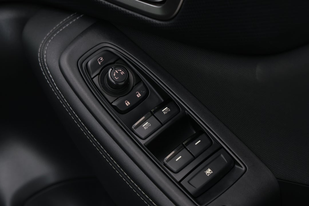 2018 Subaru Forester 2.5i (AWD), Automatic, 111095 km, Drivers Side Door Panel Controls