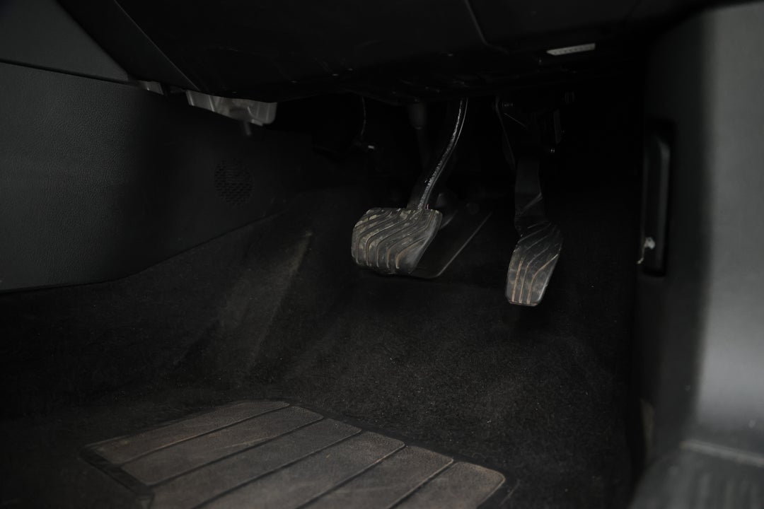 2024 Nissan X-trail St (2WD), Automatic, 52401 km, Pedals and Footmat