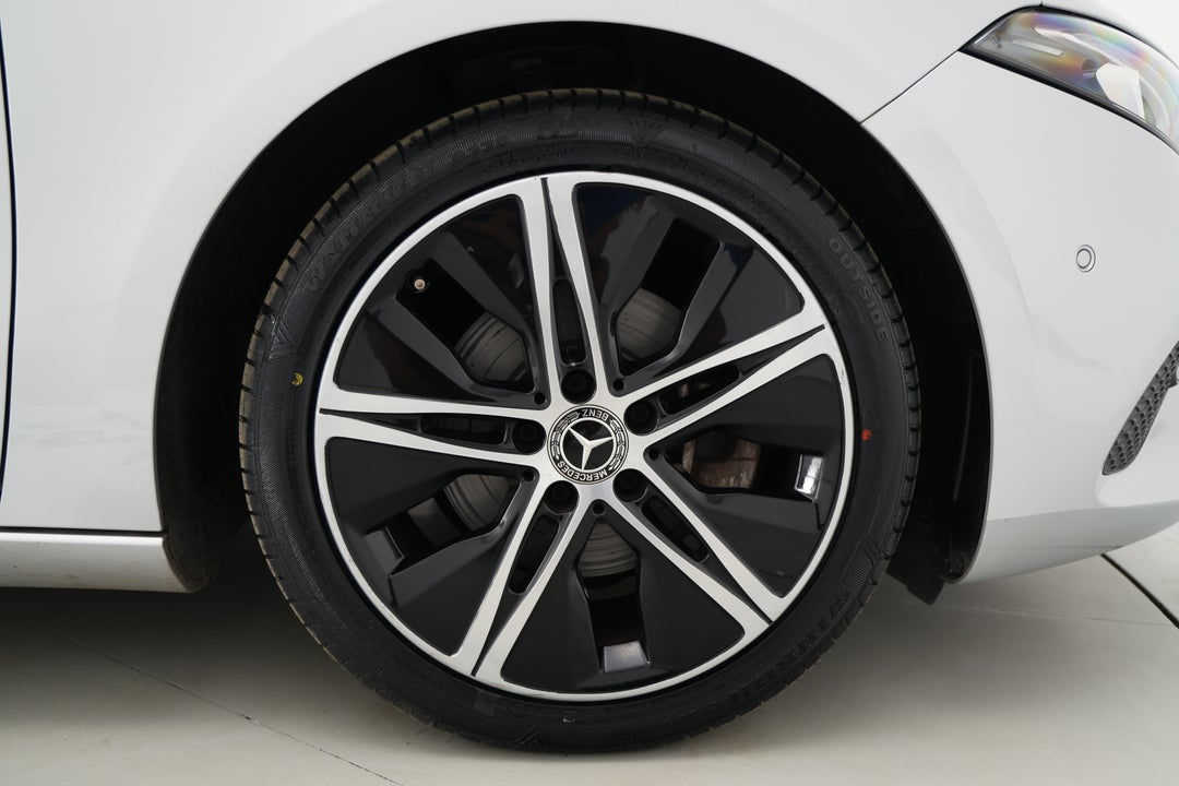 2018 Mercedes-benz A200 A200, Automatic, 40509 km, Right Front Wheel