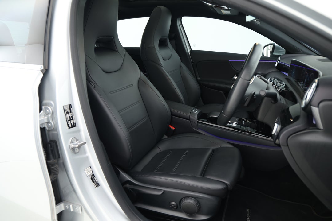 2018 Mercedes-benz A200 A200, Automatic, 40509 km, Right Side Front Door Cabin View