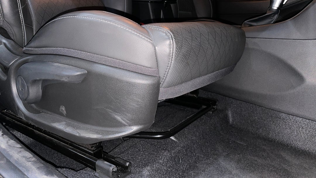 2022 Hyundai i30 Active, Automatic, 51143 km, Drivers Side Adjustment Panel