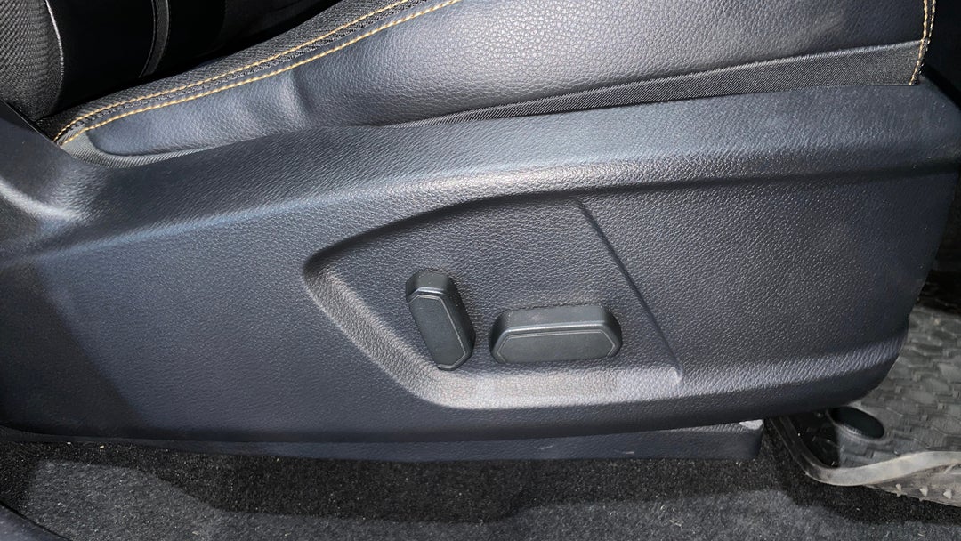 2019 Ford Ranger Wildtrak 3.2 (4x4), Automatic, 125916 km, Drivers Side Adjustment Panel