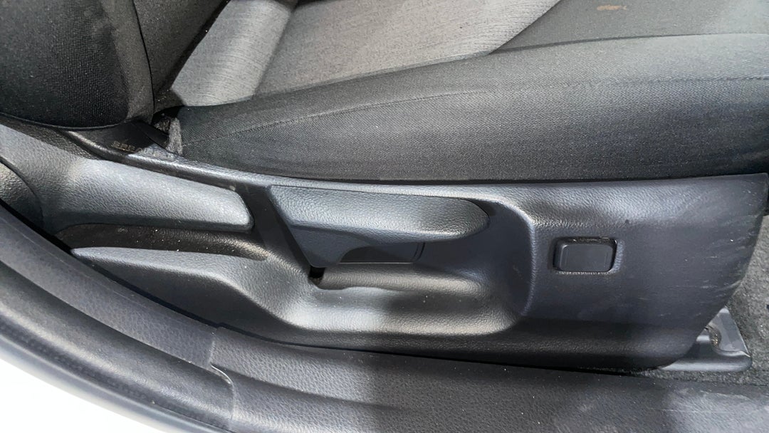 2023 Toyota Camry Ascent Hybrid, Automatic, 35467 km, Drivers Side Adjustment Panel