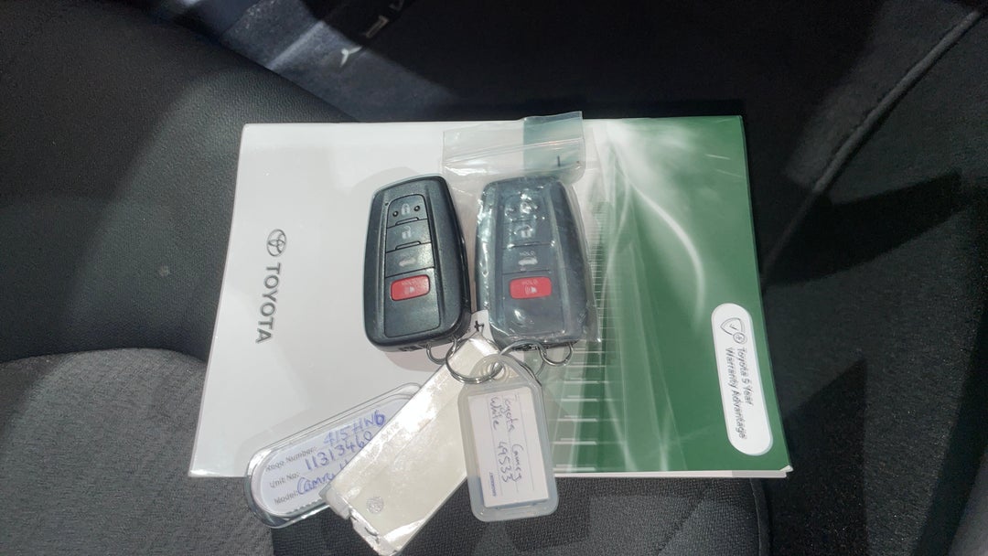 2023 Toyota Camry Ascent Hybrid, Automatic, 35467 km, Key Close-up