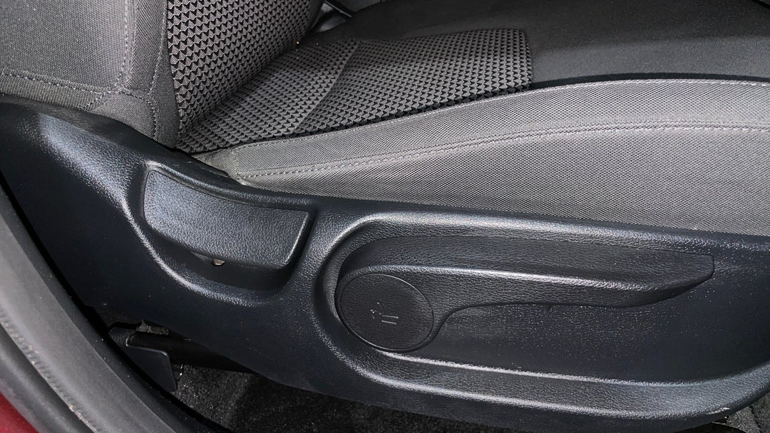 2023 Kia Sportage S (FWD), Automatic, 48157 km, Drivers Side Adjustment Panel