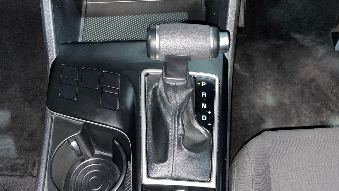 2023 Kia Sportage S (FWD), Automatic, 48157 km, Gear Lever 