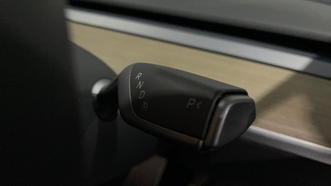 2023 Tesla Model Y Performance, Automatic, 32376 km, Gear Lever 