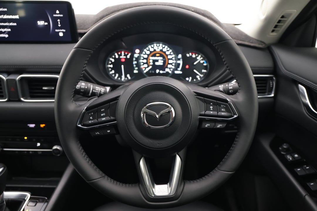 2025 Mazda CX-5 G25 Touring (AWD), Automatic, 13587 km, Steering Wheel Close-up