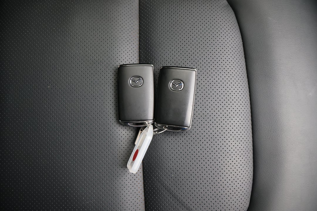 2025 Mazda CX-5 G25 Touring (AWD), Automatic, 13587 km, Key Close-up