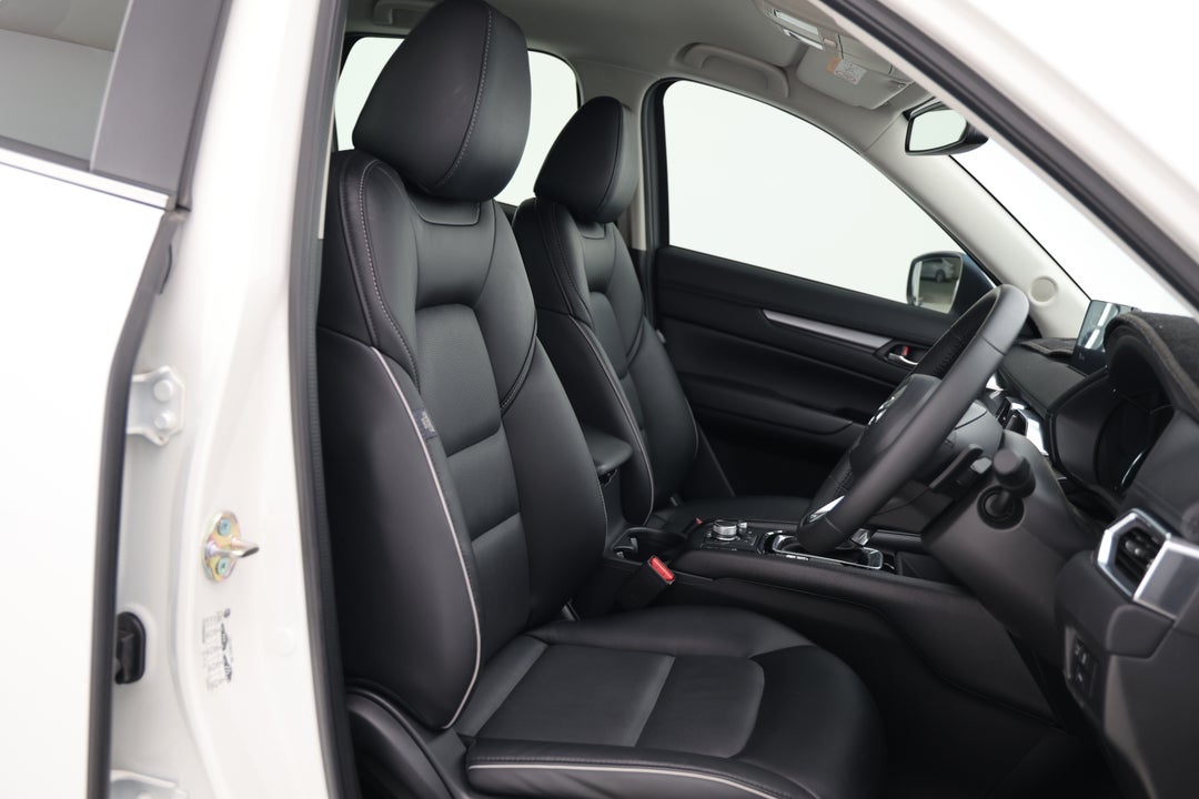 2025 Mazda CX-5 G25 Touring (AWD), Automatic, 13587 km, Right Side Front Door Cabin View