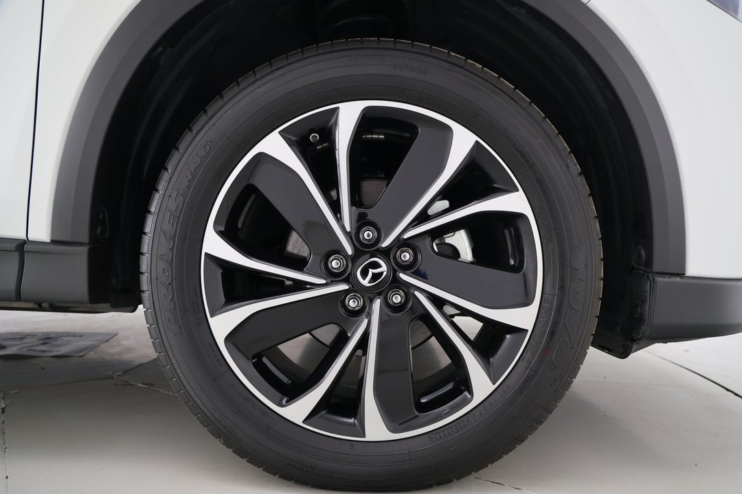 2025 Mazda CX-5 G25 Touring (AWD), Automatic, 13587 km, Right Front Wheel