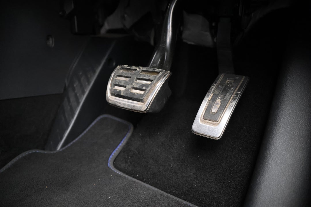 2023 Volkswagen T-roc R, Automatic, 59953 km, Pedals and Footmat