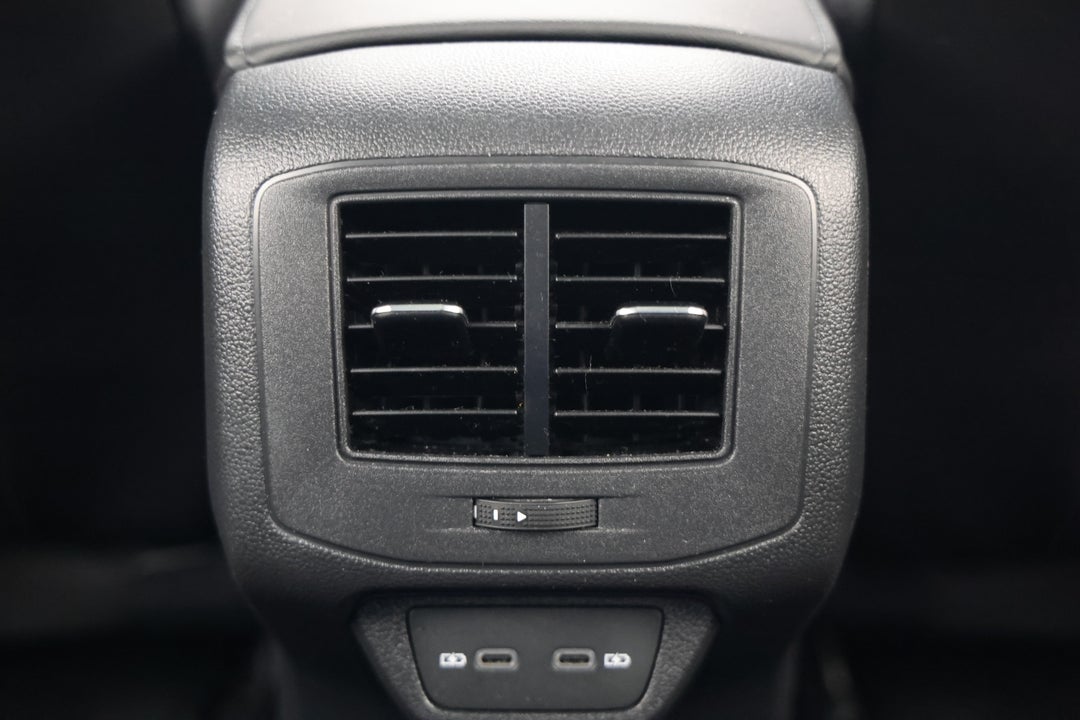 2023 Volkswagen T-roc R, Automatic, 59953 km, Rear A/C Vent