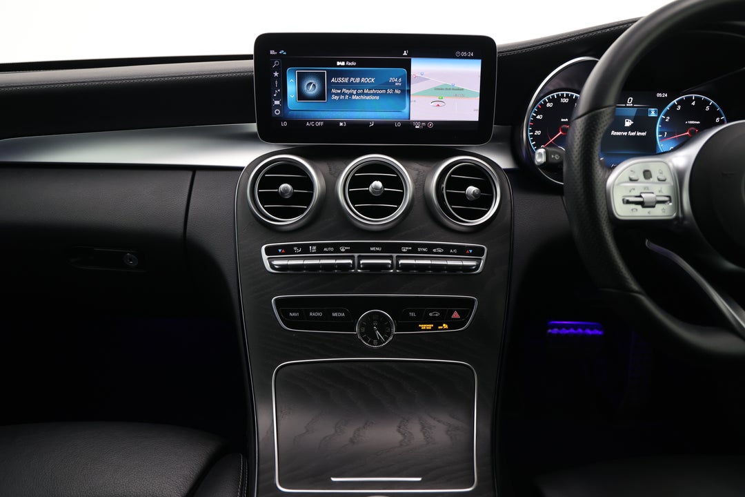 2020 Mercedes-benz C300 Edition C, Automatic, 54013 km, Center Console