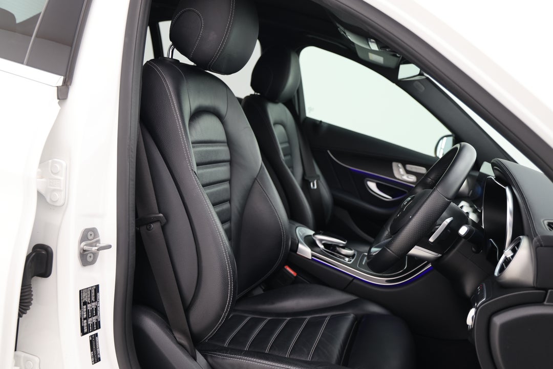 2020 Mercedes-benz C300 Edition C, Automatic, 54013 km, Right Side Front Door Cabin View