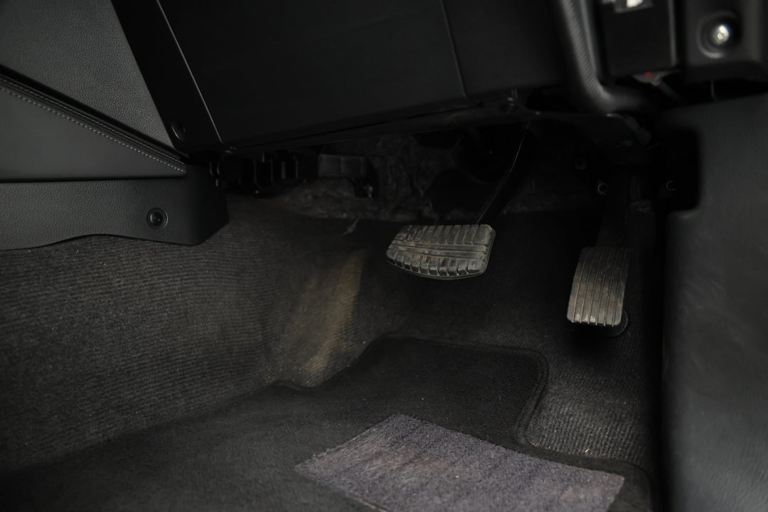 2019 Mitsubishi Triton Gls (4x4), Automatic, 106763 km, Pedals and Footmat