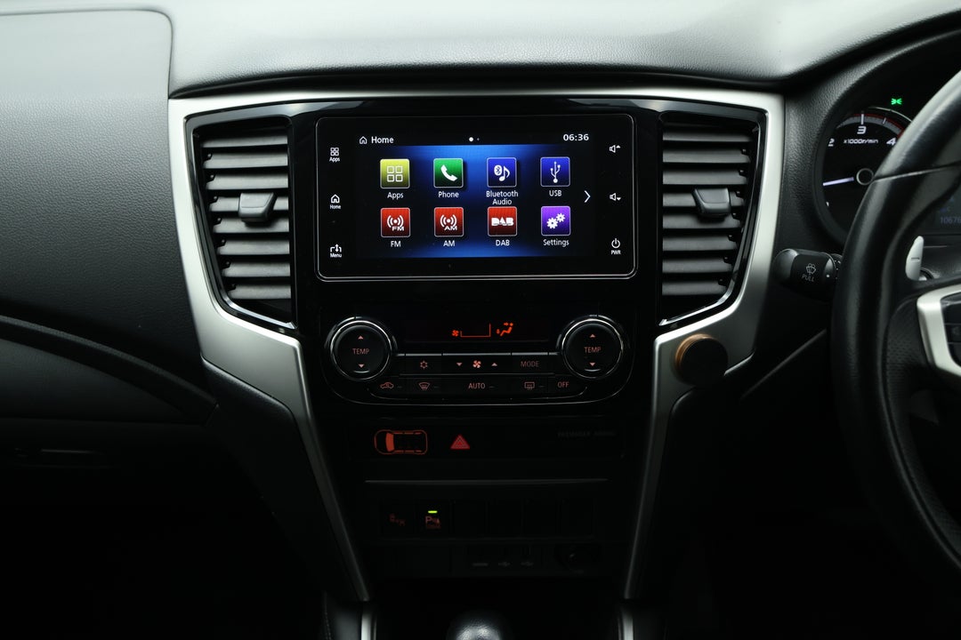 2019 Mitsubishi Triton Gls (4x4), Automatic, 106763 km, Center Console