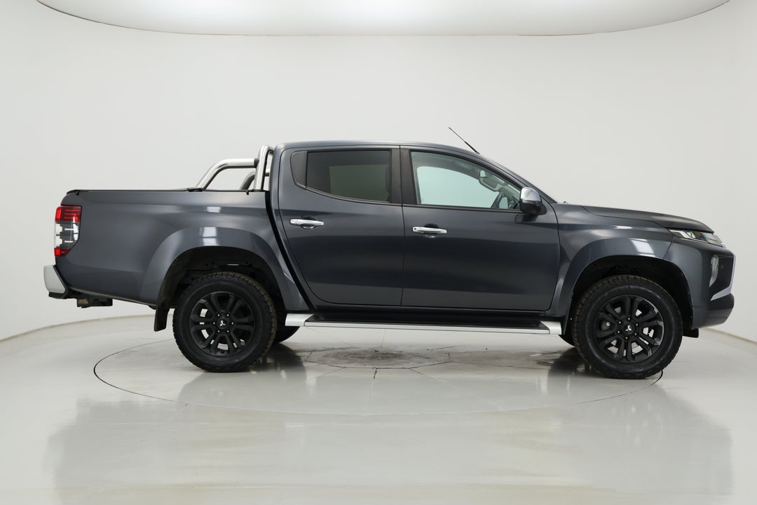 2019 Mitsubishi Triton Gls (4x4), Automatic, 106763 km, Right Side View