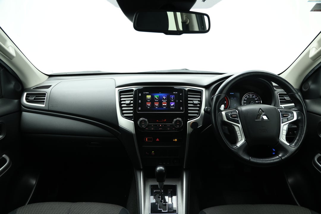 2019 Mitsubishi Triton Gls (4x4), Automatic, 106763 km, Dashboard View