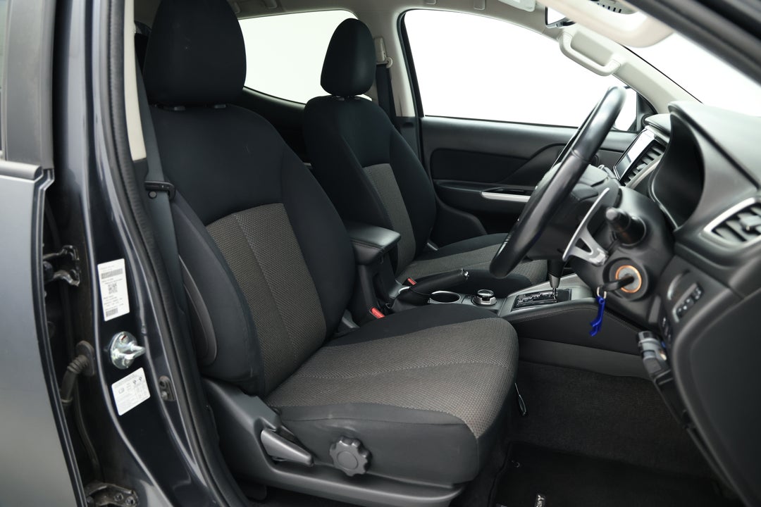 2019 Mitsubishi Triton Gls (4x4), Automatic, 106763 km, Right Side Front Door Cabin View