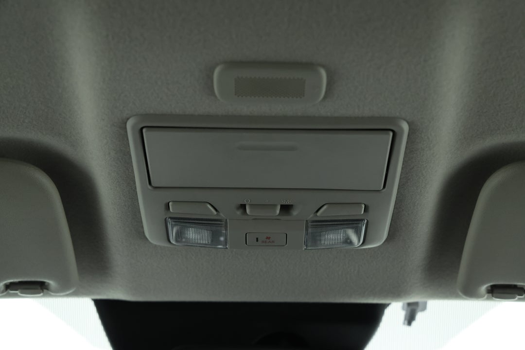 2019 Mitsubishi Triton Gls (4x4), Automatic, 106763 km, On-Roof Controls/Sunglass holder